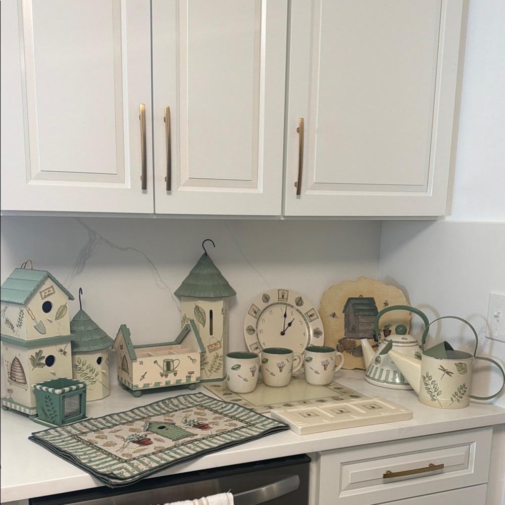 Pfaltzgraff Green and Cream Kitchen Set